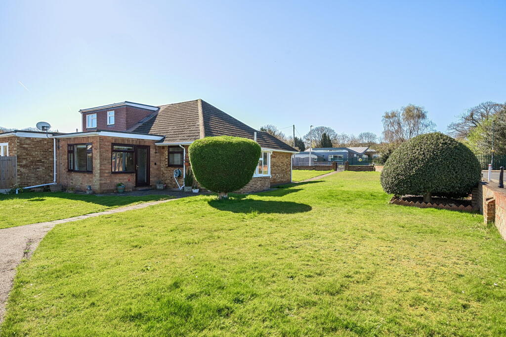 House in Gillingham, Medway - View 5