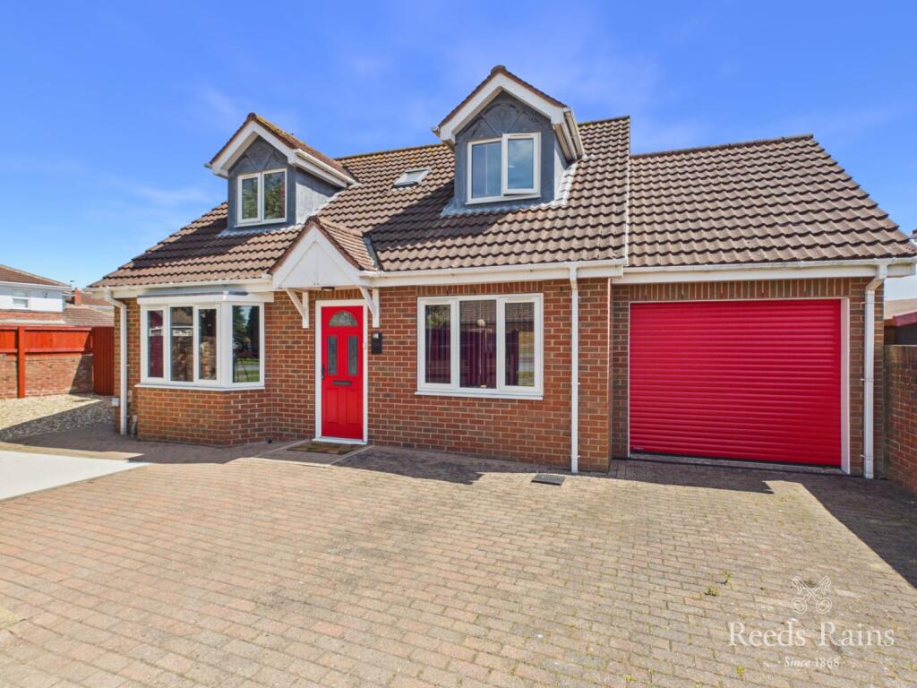 3-bed detached on Bempton Lane, Bridlington, East Yorkshire, YO16, £320,000