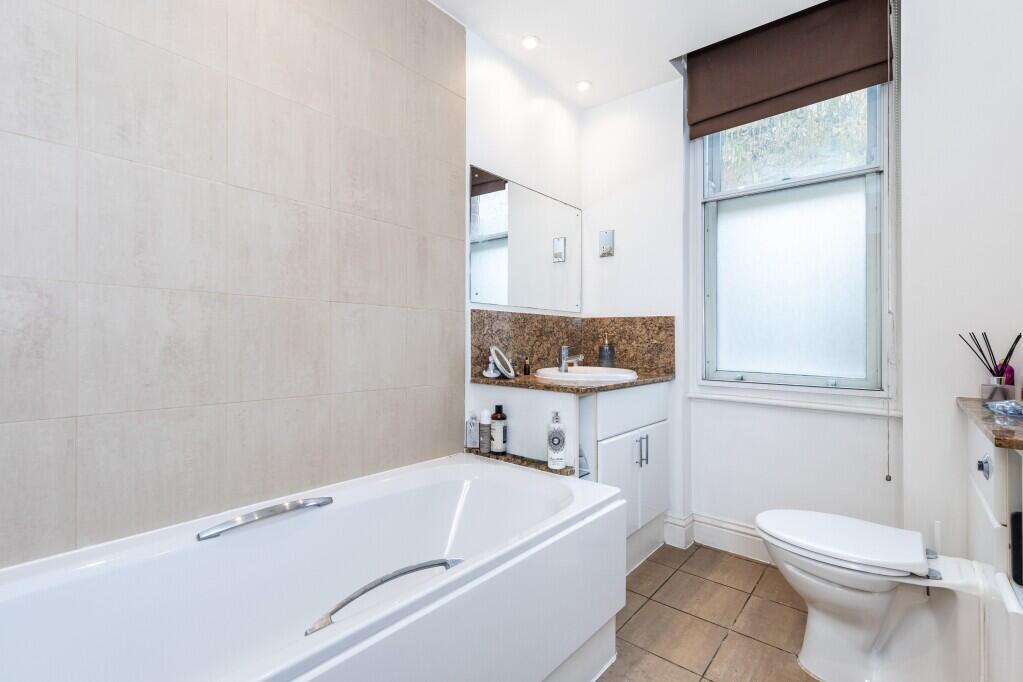 Nevern Mansions, Nevern Square, London, SW5 photo 4