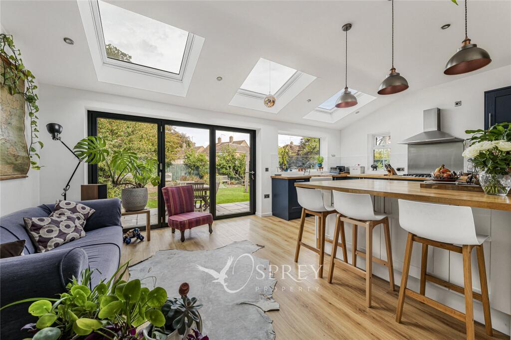 House in Oundle, North Northamptonshire - View 3