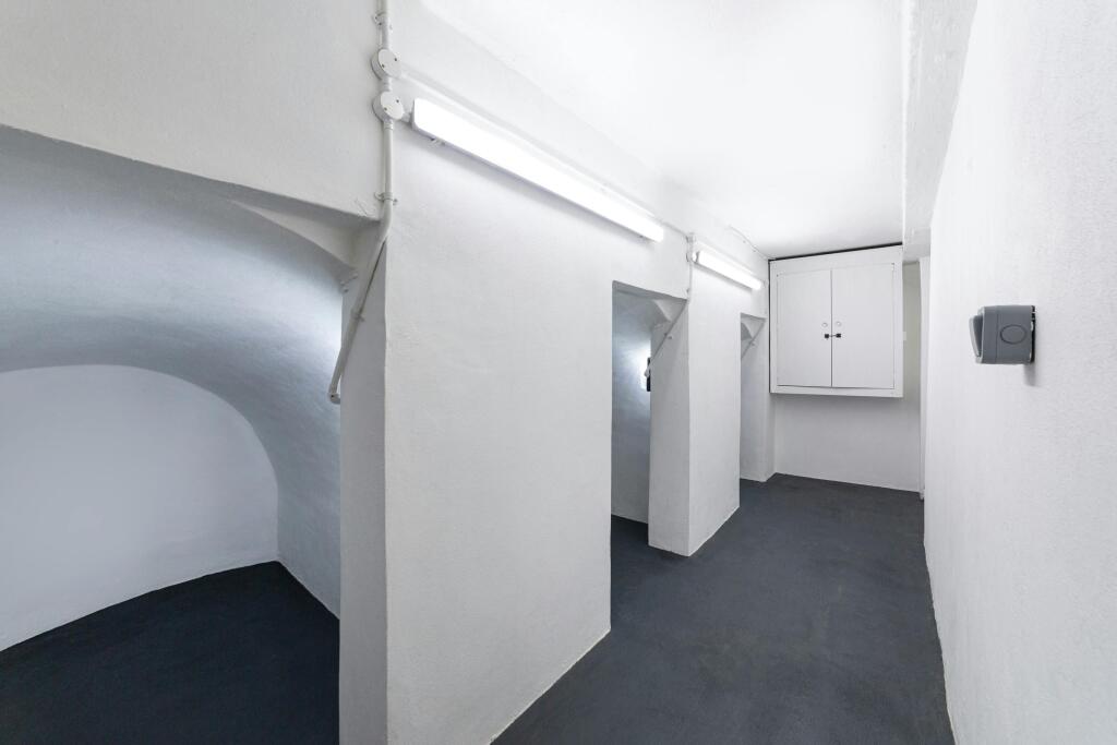 hall 1.jpg