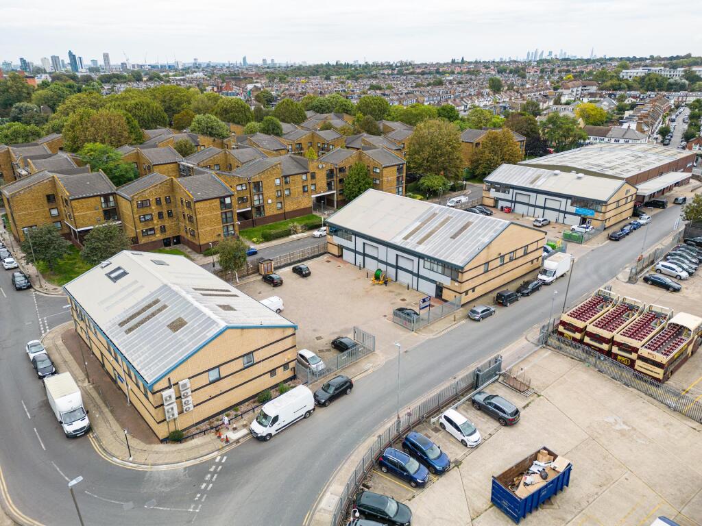 cap_ind_falcon_drone_004