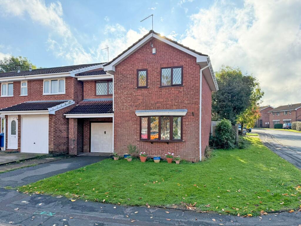 3-bed detached on Buttermere Court, Perton, WV6, £300,000