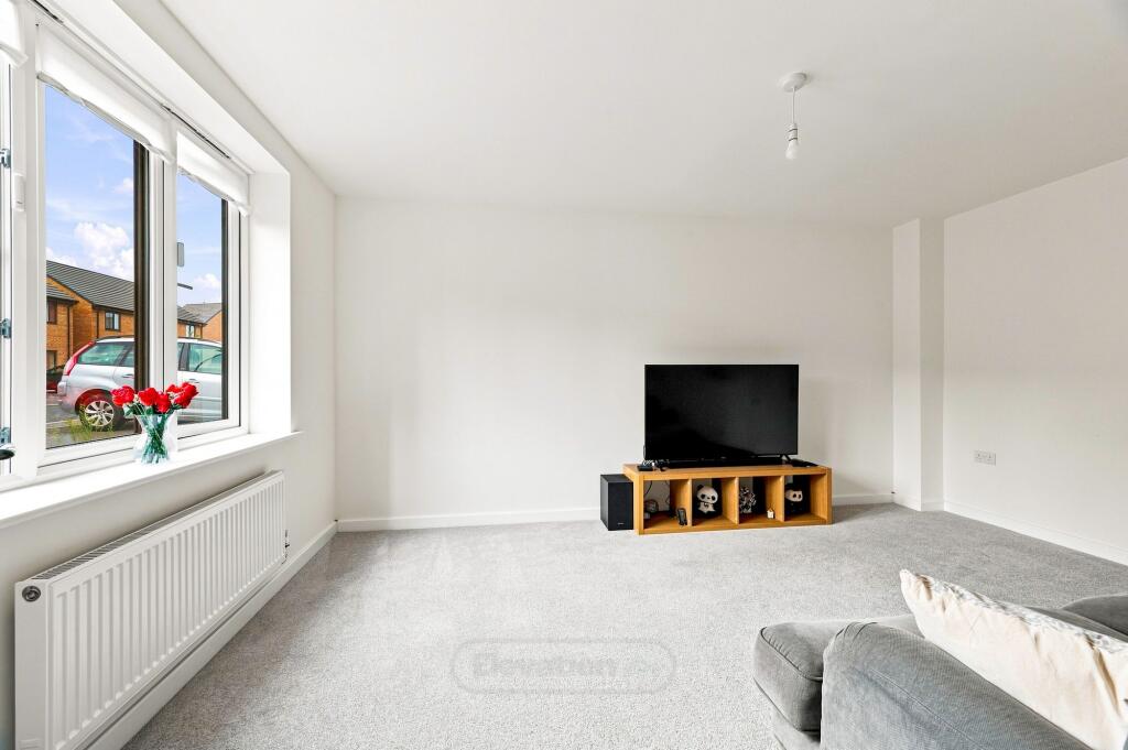 House in Milton Keynes, Wavendon - More