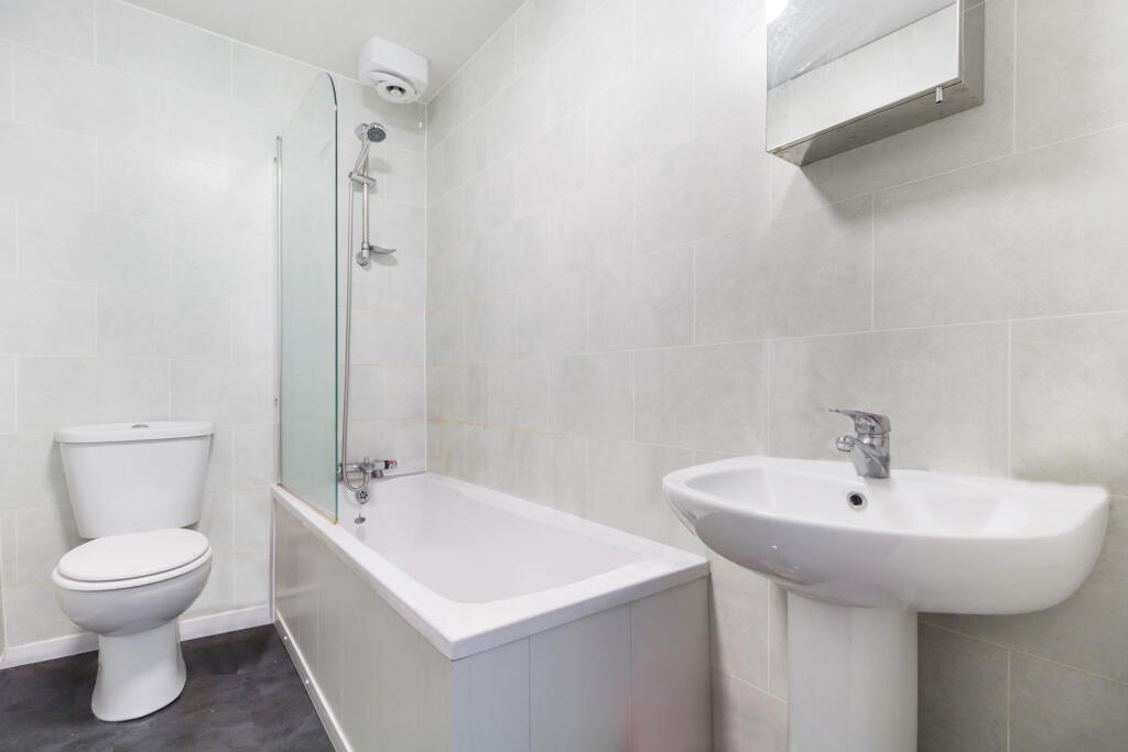 House in Leeds, Headingley Hill, Hyde Park - View 4