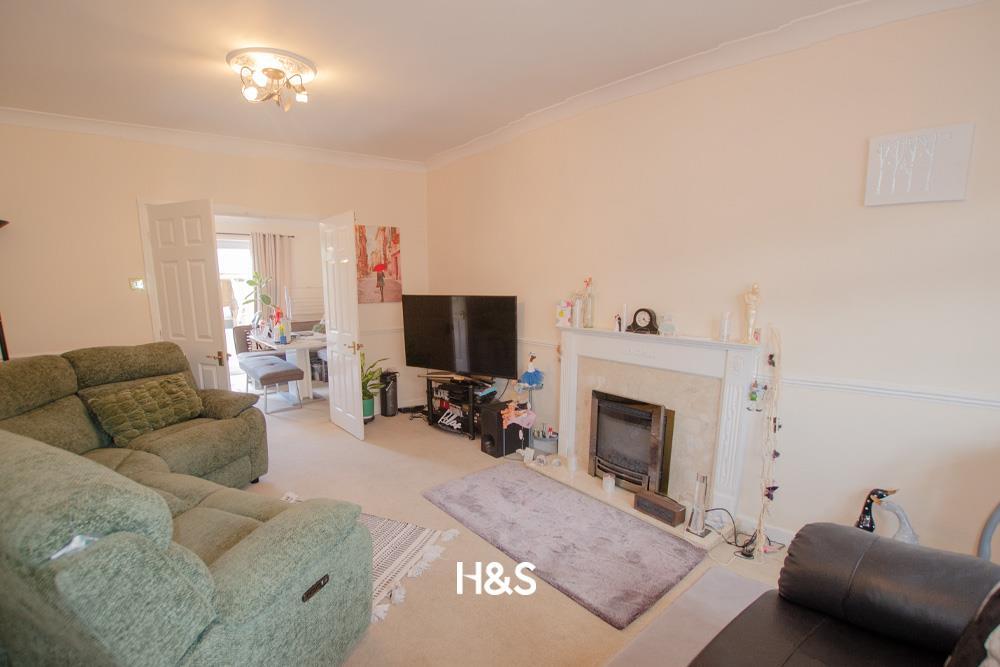 House in Solihull, West Midlands - More