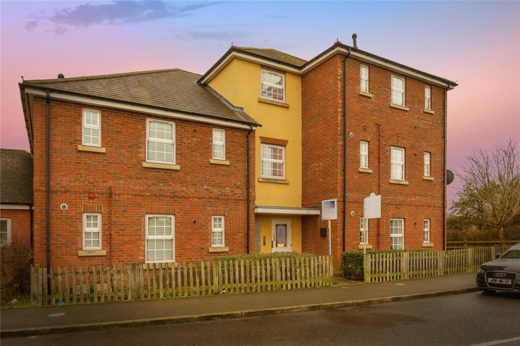 Main image of property: Clivedon Way, AYLESBURY, Buckinghamshire, HP19