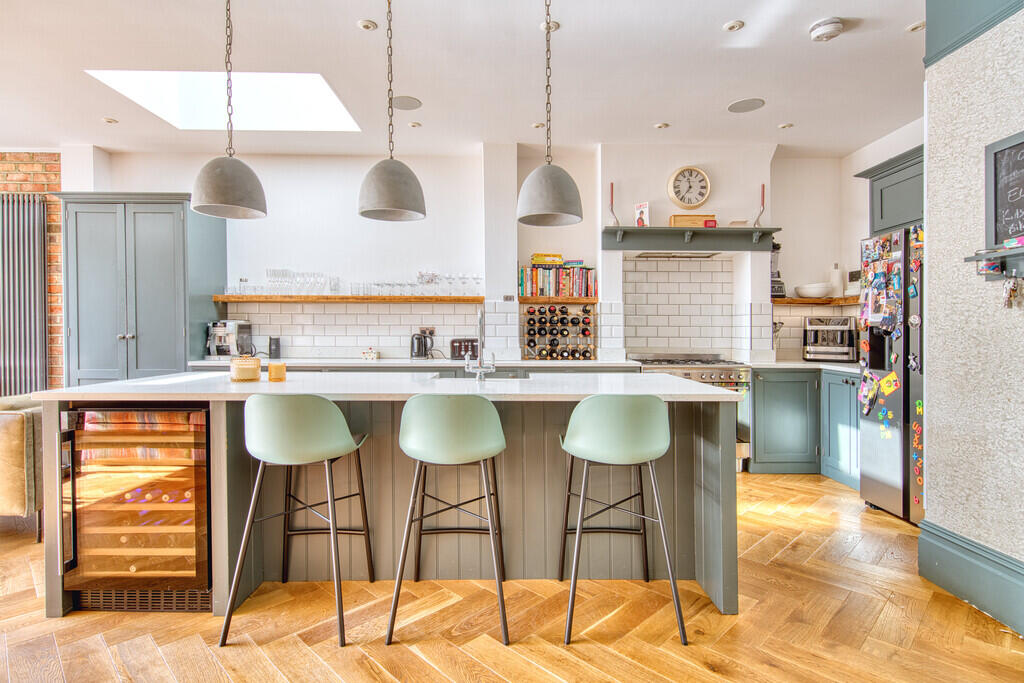 House in London, Aldersbrook, Redbridge - View 4