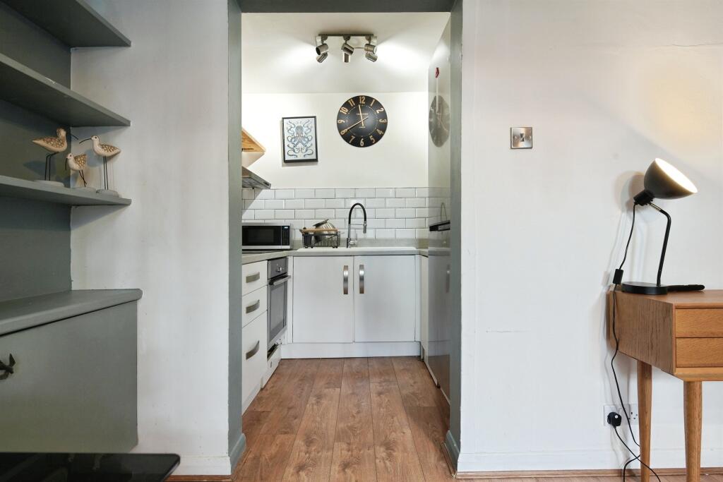 Apartment in Brighton, Brunswick - View 4