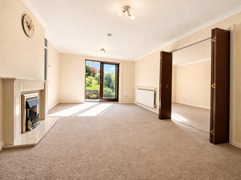 House in Newport - View 5