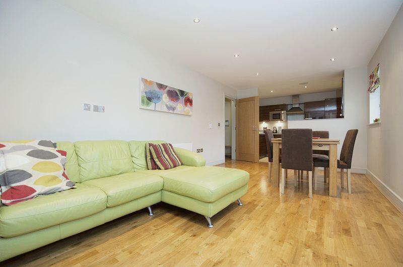 Apartment in Weybridge - View 3