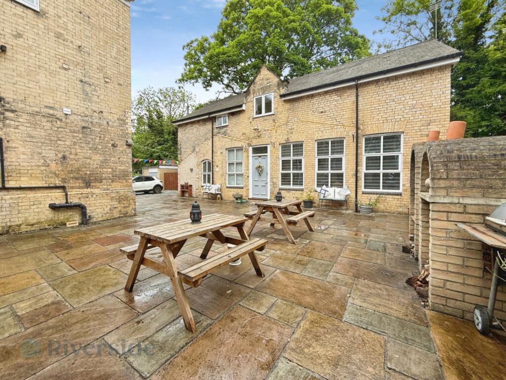 Main image of property: Pearson Park, Hull
