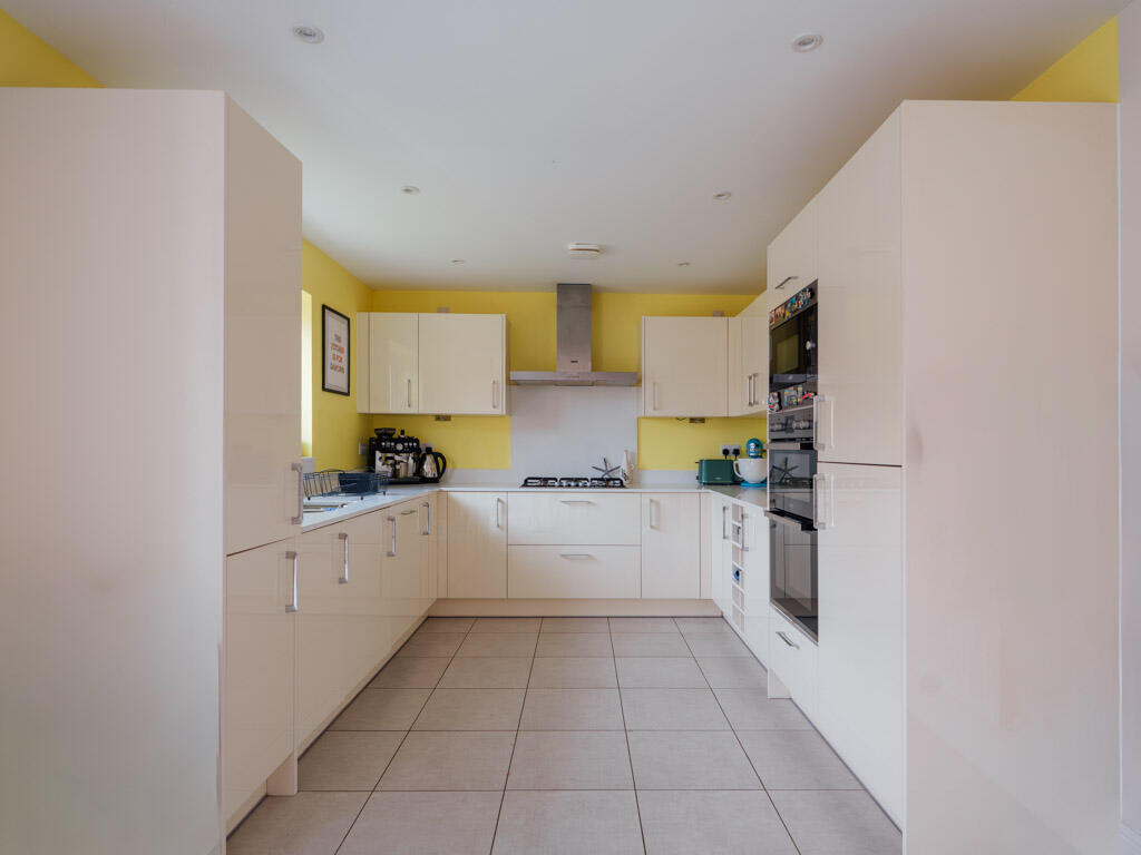 Bay Tree Close, Upton-upon-severn, Worcester, Worcestershire photo 2