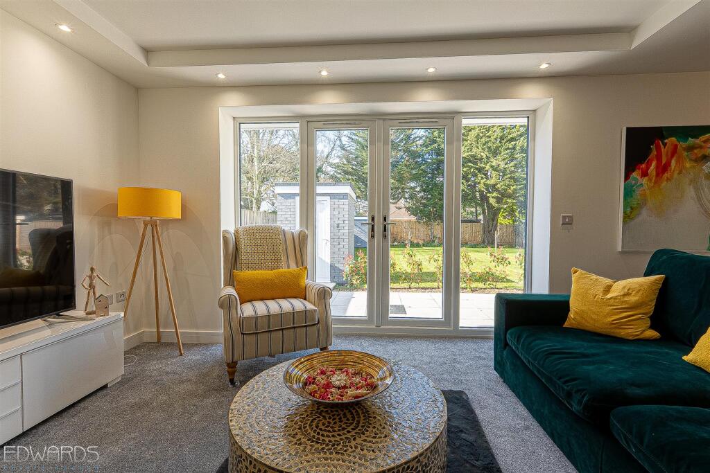 14 Golf Links Road, Ferndown
