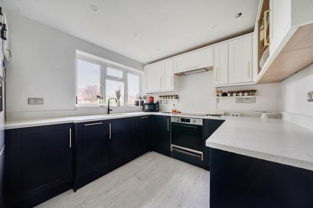 Apartment in Newbury, Speenhamland - More