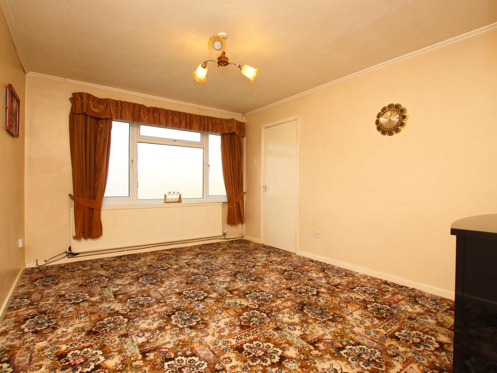 House in Cardiff, Tonyrefail - View 3