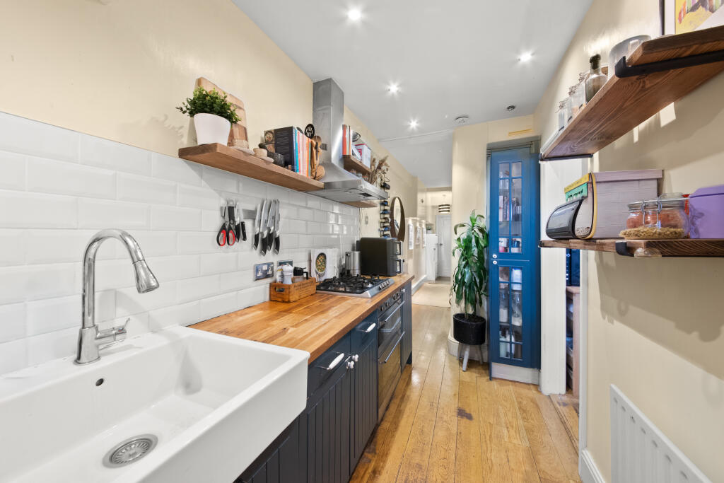 Apartment in London - More