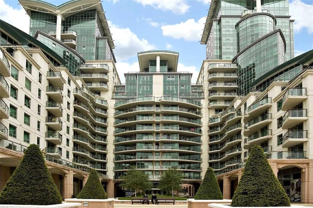 2-bed flat on Bridge House, 18 St George Wharf, Lambeth, London, SW8, £550,000