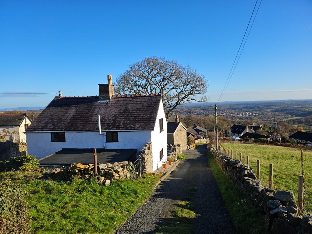 Maes Mawr Road, Garth, Denbighshire, LL20 photo 2
