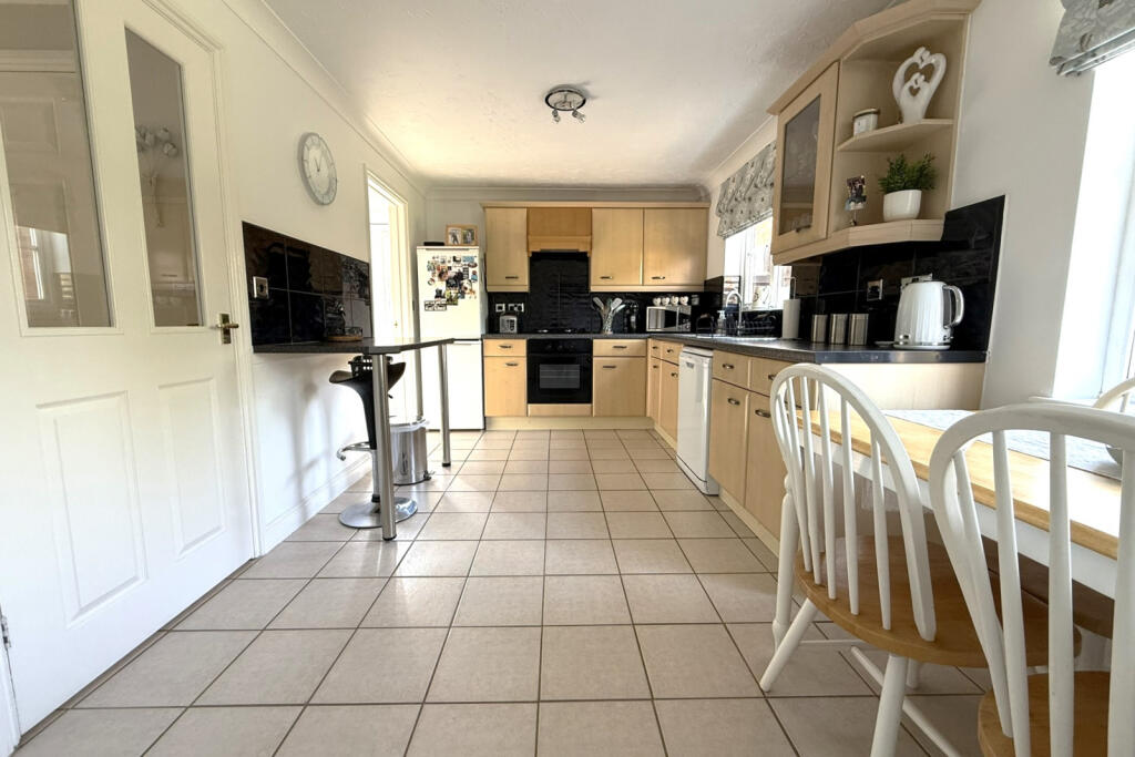 Kidds Close, Hopton, NR31 photo 2