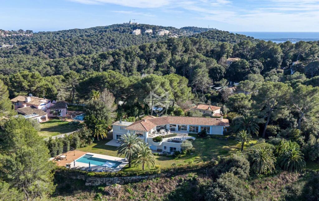 Main image of property: Provence-Alps-Cote d`Azur, Alpes-Maritimes, Mougins