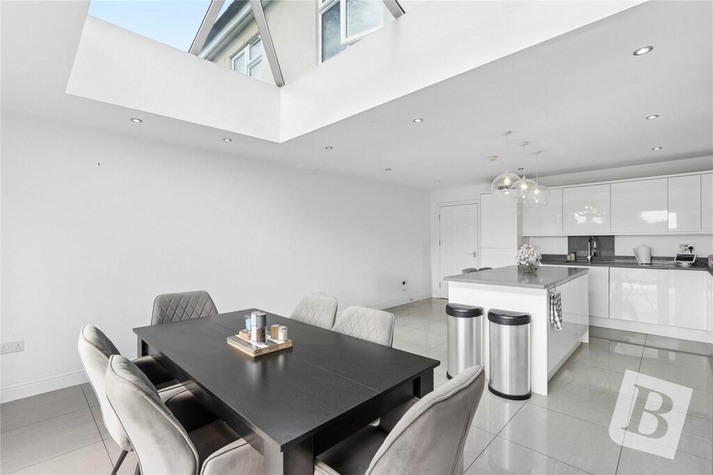 House in Romford - View 4