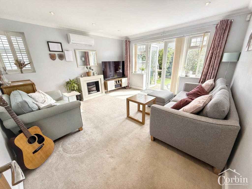 Beswick Avenue, Bournemouth, BH10 4 photo 3