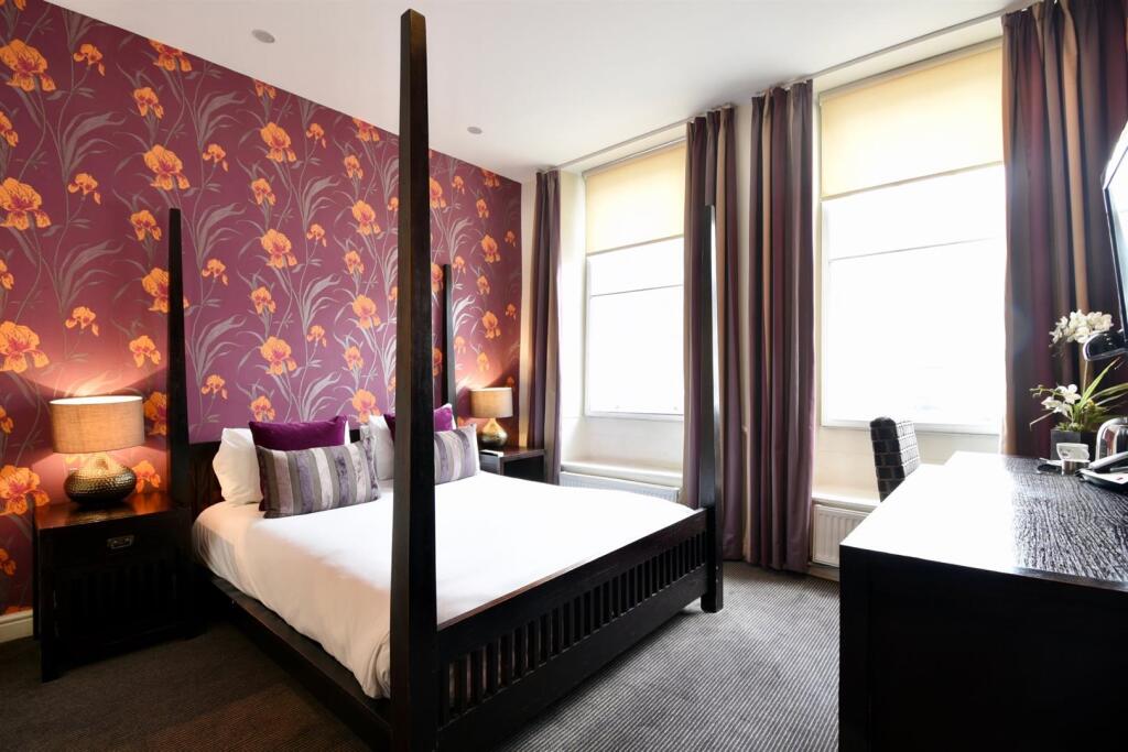Main image of property: ROOM 3, Cinnabar Hotel, 88-89 Fore Street