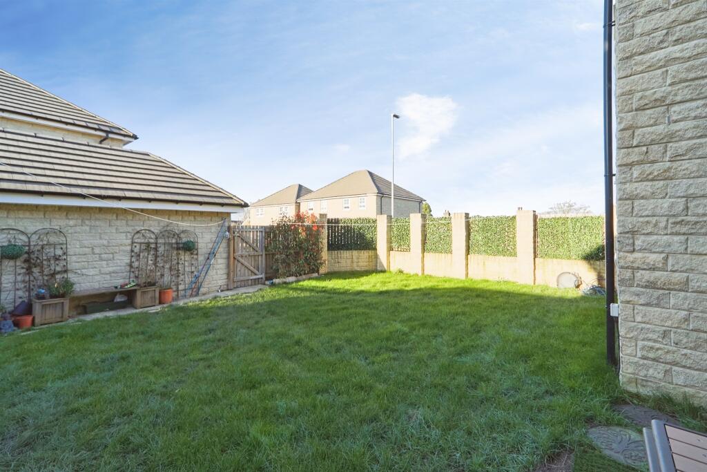 Additional image 18 of Fetlock Drive, Bradford