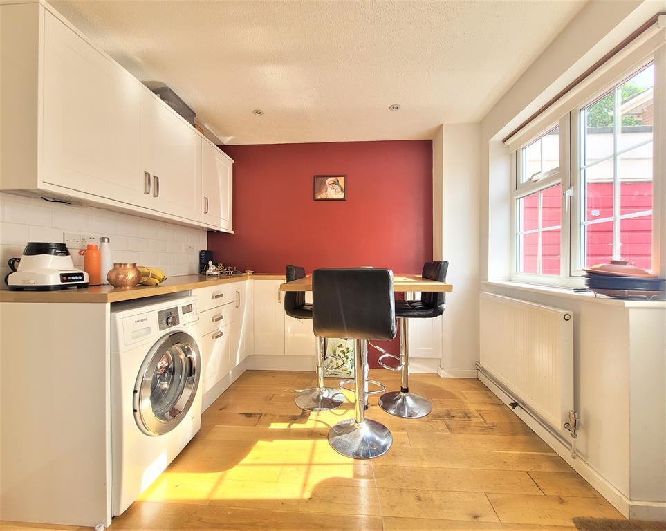 House in Winnersh, Sindlesham - More