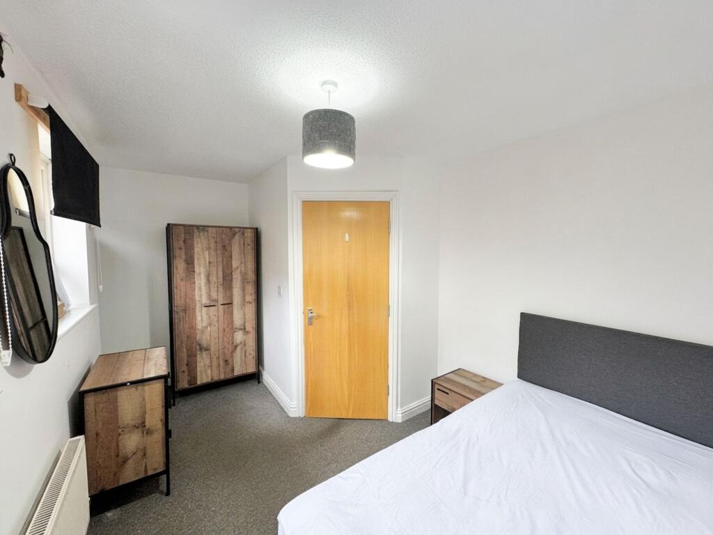 4 bedroom terraced house for rent
