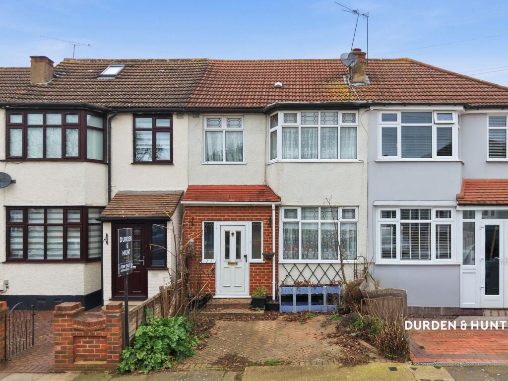 3-bed terraced on Bruce Avenue, Hornchurch, RM12, £375,000