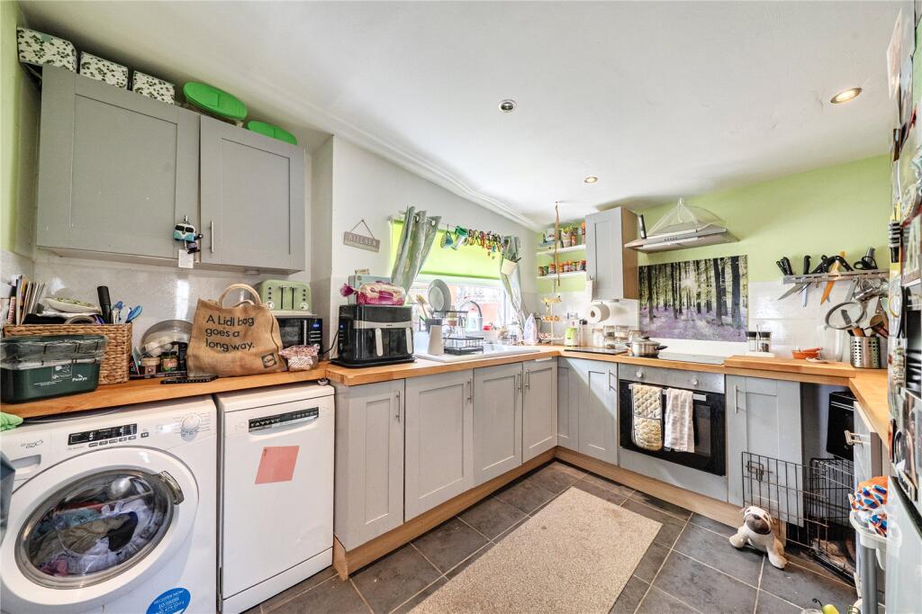 41, Crescent Gardens, Newtown, Powys photo 4