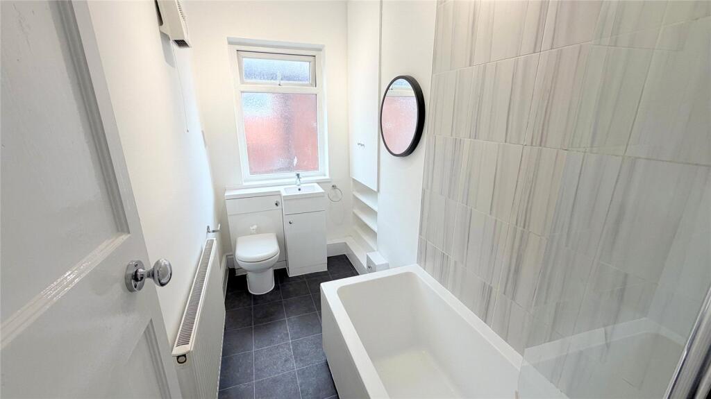 Apartment in North Tyneside, Monkseaton - View 5