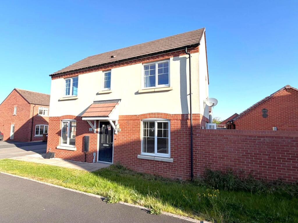 Main image of property: Furrow Close, Upton-upon-Severn, Worcester, Worcestershire, WR8 0RT