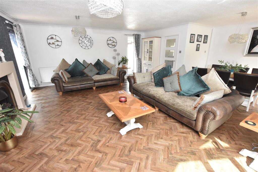 House in Tamworth, Amington - View 4