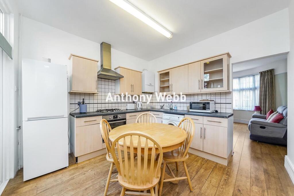 Apartment in London - More