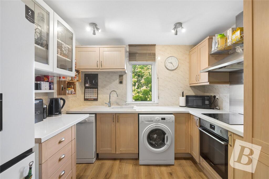 Apartment in Basildon, Essex - View 2