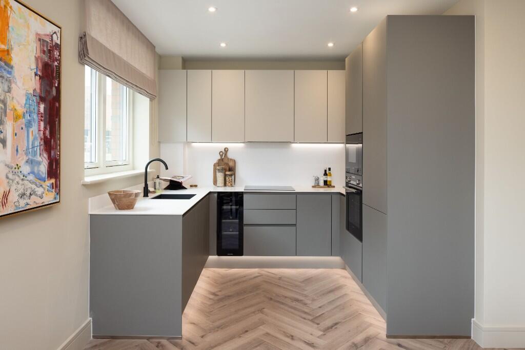 Bicknell Way,
London,
SW17 0FD photo 4