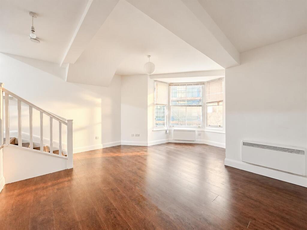 Apartment in Tonbridge - View 2