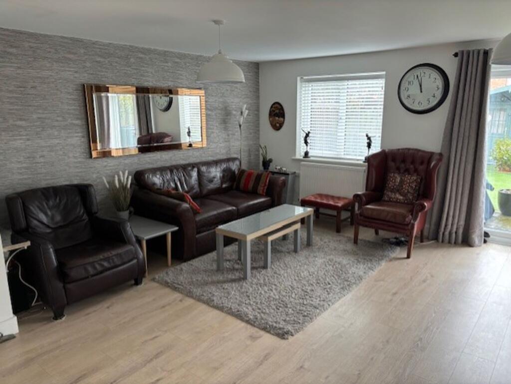 Telscombe Road, Peacehaven, BN10 8AG photo 3