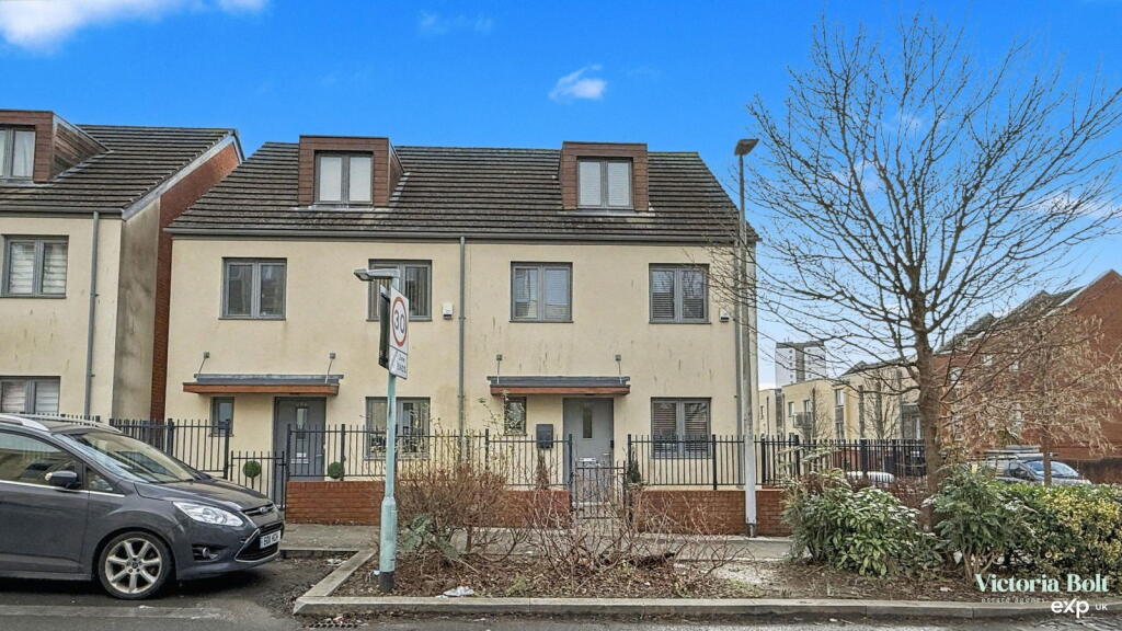 4-bed semi-detached on Fore Street, Plymouth, £310,000
