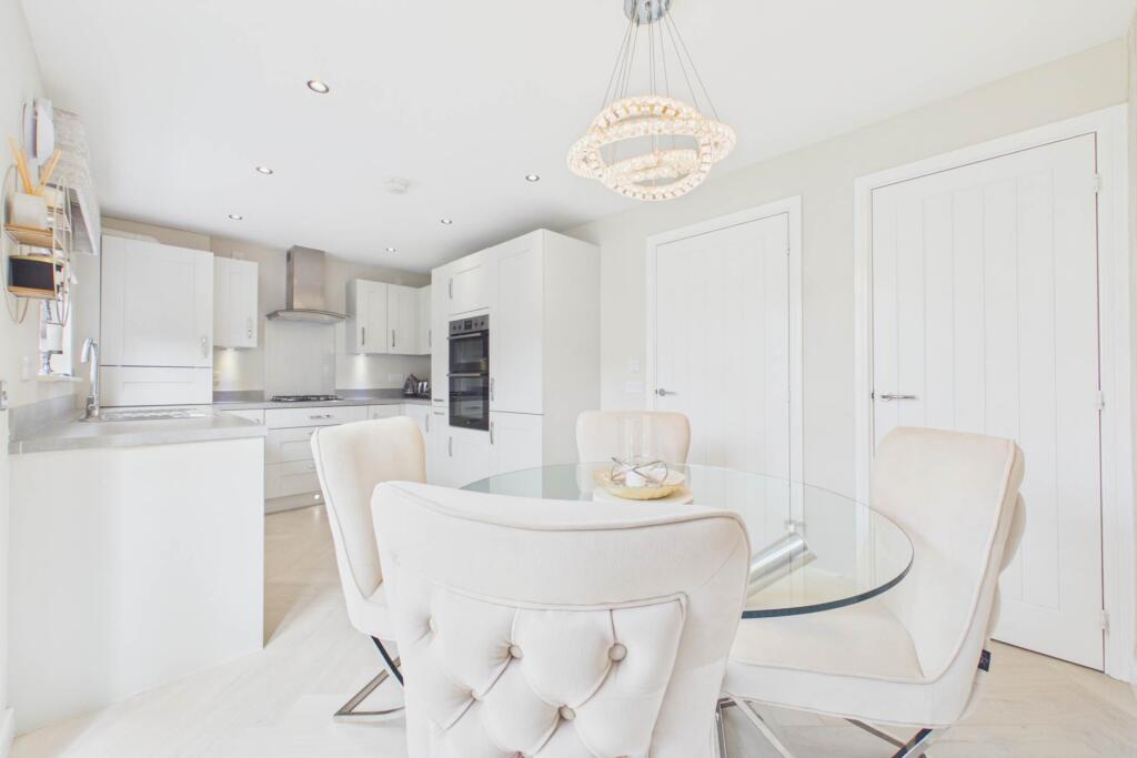 House in Cambuslang, Newton Farm - More