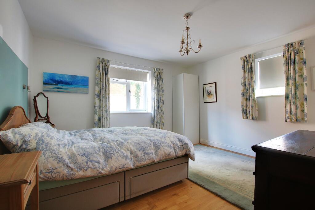 Apartment in Southampton - View 5