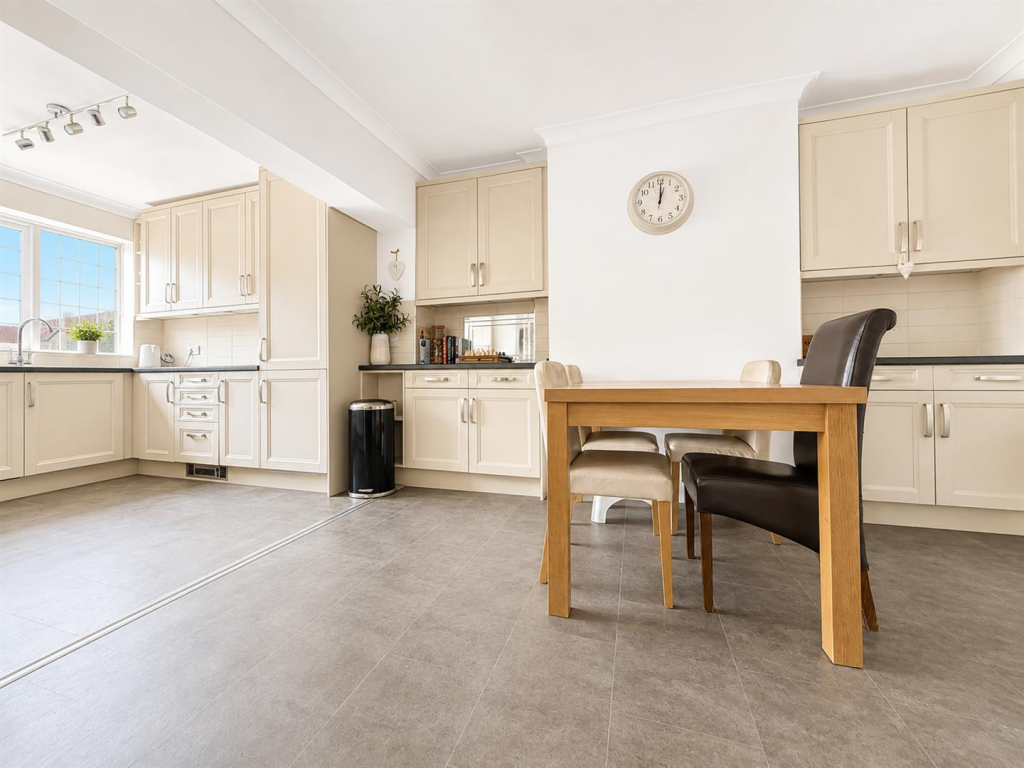 House in Portsmouth - View 5