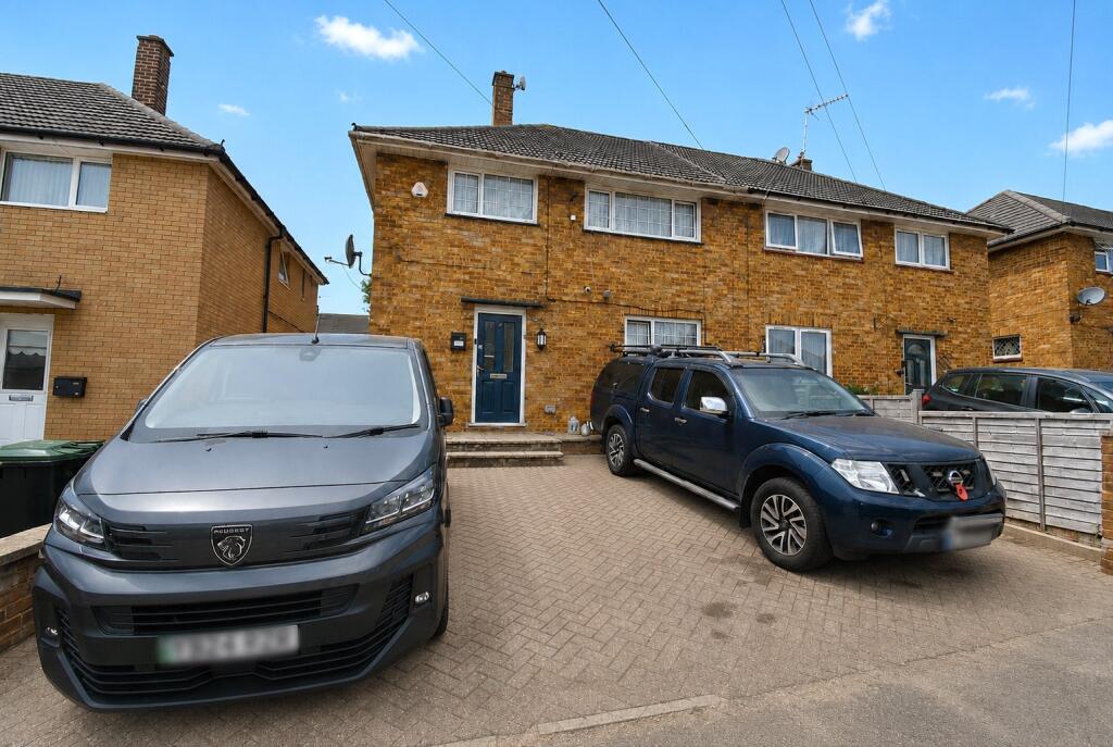 Main image of property: Chalton Road, Luton, Bedfordshire, LU4