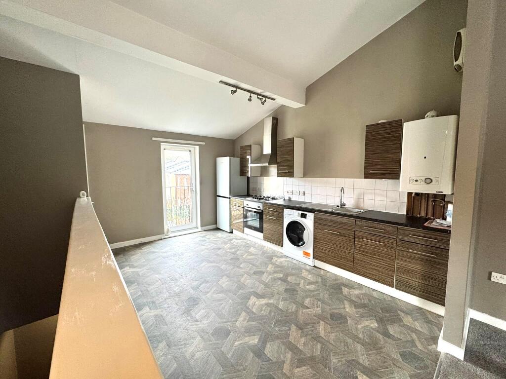 Apartment in Wirral, Liverpool City Region - View 2