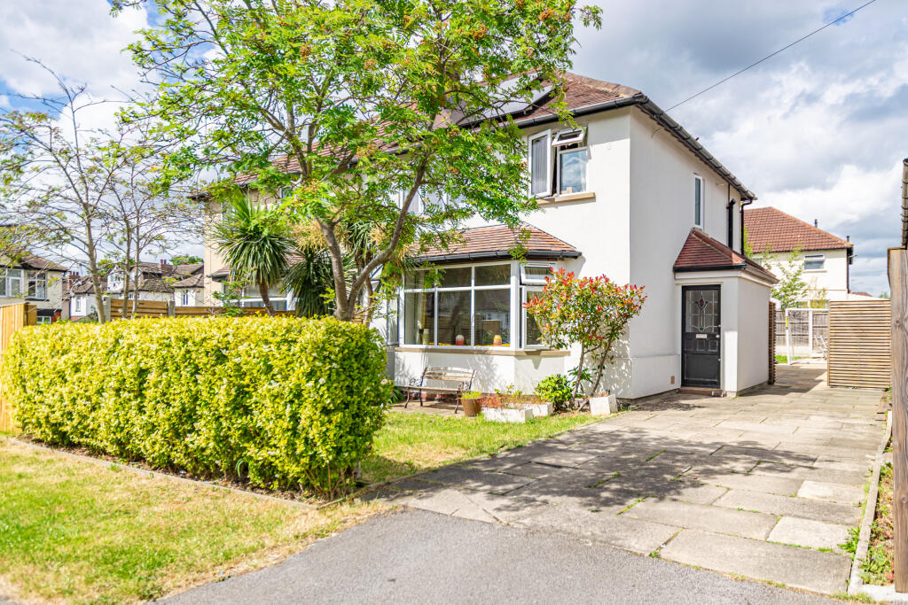Main image of property: Beaumont Avenue, Leeds, LS8