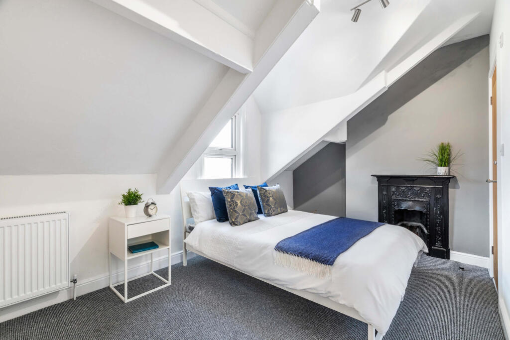 House in Leeds, Hyde Park - View 5