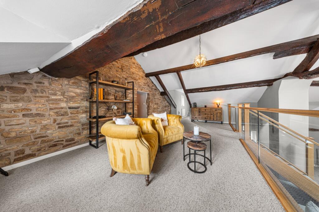 Runge Farm, Shaw | Gated 18th-Century Country Home | 1.5 Acres | 4,200 Sq Ft | Swim Spa - More